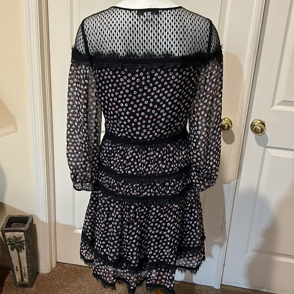 Diane Von Furstenberg Mini Dress. Size 6 - Picture 6 of 14